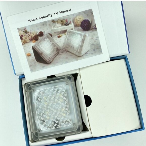 Home Security TV-LED TV Simulator Light Sensor w/Timer -NEW - Picture 5 of 8